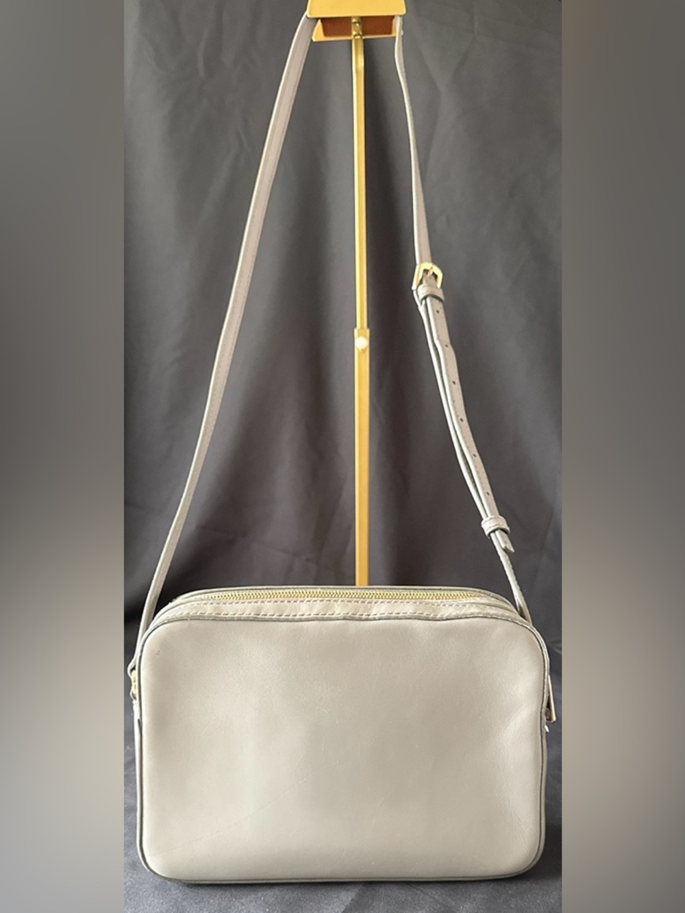 Furla camera bag that needs rehab - Picture 2 of 11